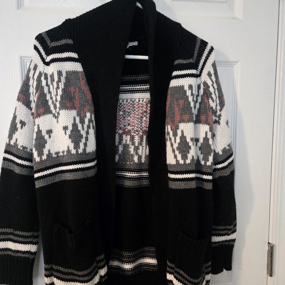 Pink Republic Black and White Knit Sweater